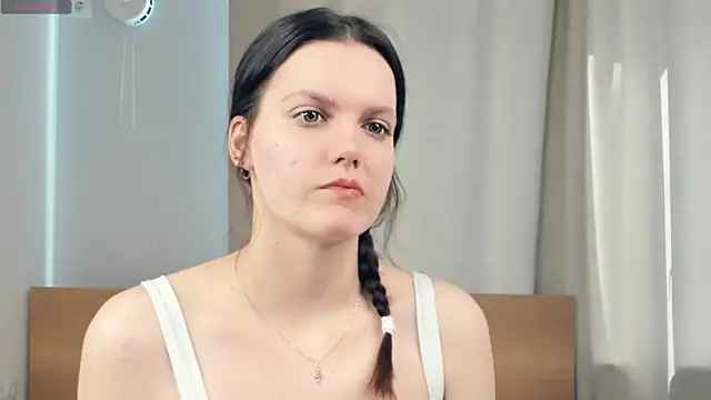 JuliannPaysour online show from April 2, 2026, 7:39 am