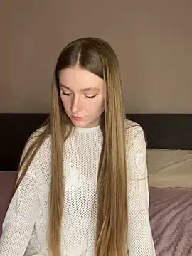 AliceVilliers online show from March 27, 2026, 6:51 pm