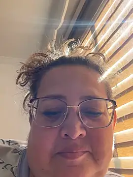 Snapshot of Martinacurvy_ chatting on May 3, 2026, 8:26 pm Martinacurvy online show from May 3, 2026, 8:26 pm