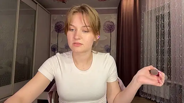 AnnPink online show from March 26, 2026, 5:18 pm