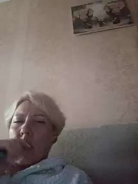 StellaSwan7293 online show from April 4, 2026, 9:29 am