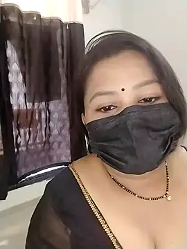 Snapshot of Hoty_bhabii chatting on April 21, 2026, 8:31 am Hoty bhabii online show from April 21, 2026, 8:31 am