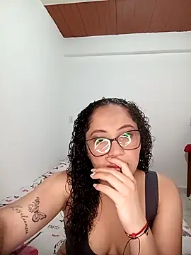 Snapshot of DayanRise chatting on April 8, 2026, 12:32 am DayanRise online show from April 8, 2026, 12:32 am