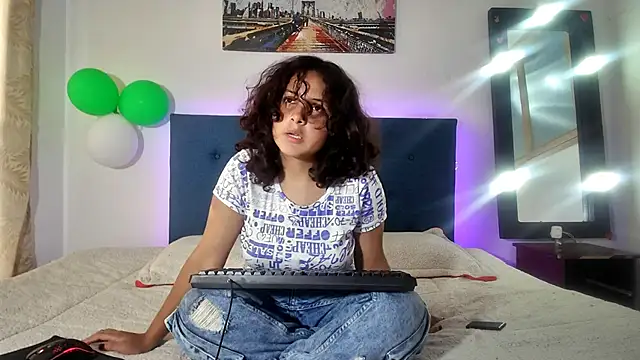 Miza Cute online show from March 26, 2026, 9:42 pm