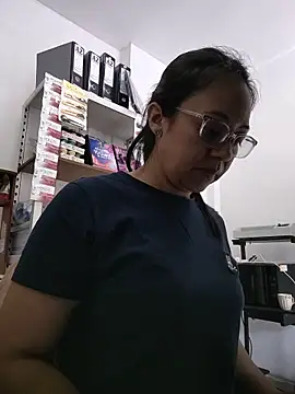 Snapshot of Violeta--7 chatting on July 9, 2026, 1:59 pm Violeta--7 online show from July 9, 2026, 1:59 pm