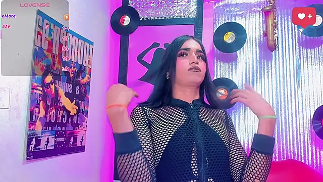 Snapshot of _Cristal_Paez__ chatting on March 28, 2026, 4:34 am Cristal Paez online show from March 28, 2026, 4:34 am