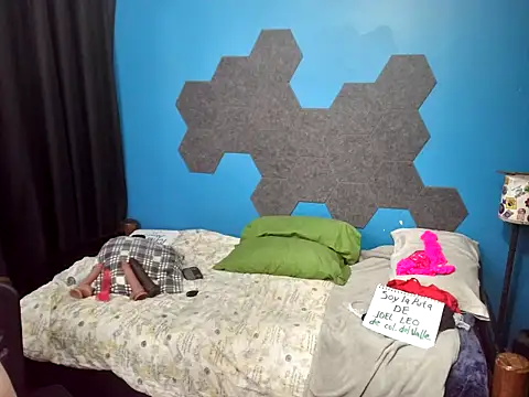 Snapshot of MachoPutito chatting on December 18, 2025, 3:23 am MachoPutito online show from December 18, 2025, 3:23 am