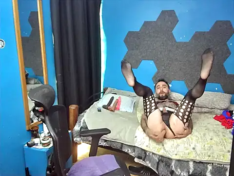 Snapshot of MachoPutito chatting on February 20, 2026, 7:58 pm MachoPutito online show from February 20, 2026, 7:58 pm