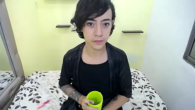 romina white18 online show from May 7, 2026, 6:52 am