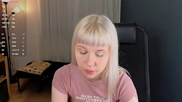 Snapshot of call_me_heaven chatting on June 4, 2026, 3:18 pm call me heaven online show from June 4, 2026, 3:18 pm