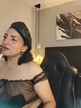Snapshot of evazul chatting on June 25, 2026, 5:07 am evazul online show from June 25, 2026, 5:07 am