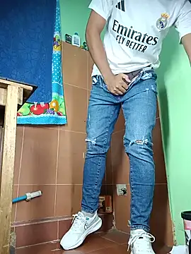 romeohotpig online show from May 31, 2026, 10:33 pm