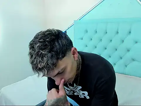 Snapshot of Max_sstteel chatting on March 31, 2026, 1:33 pm Max sstteel online show from March 31, 2026, 1:33 pm