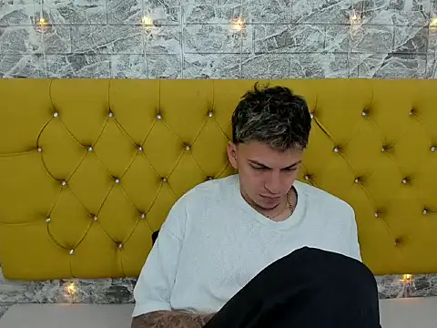 Snapshot of Max_sstteel chatting on April 10, 2026, 1:27 pm Max sstteel online show from April 10, 2026, 1:27 pm