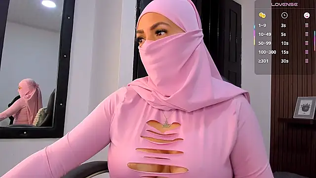 Nailea   online show from April 7, 2026, 2:01 am