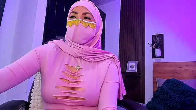 Nailea   online show from April 9, 2026, 2:33 am