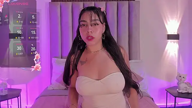 Valentina-Garciia online show from April 10, 2026, 12:21 pm