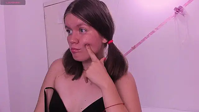  Lunasex  online show from April 14, 2026, 8:26 pm