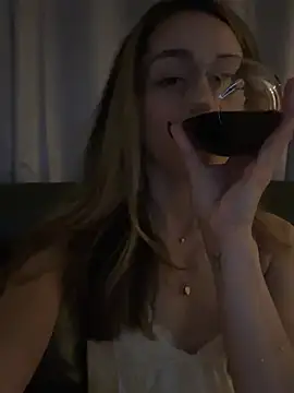 Snapshot of CamilaaLove chatting on March 28, 2026, 3:50 am CamilaaLove online show from March 28, 2026, 3:50 am