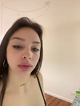 Snapshot of Onlyalvareznicolll chatting on March 28, 2026, 2:55 am Onlyalvareznicolll online show from March 28, 2026, 2:55 am