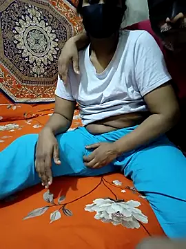 Pujacouple 955 online show from April 12, 2026, 2:38 am