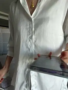 yuanpu0925 online show from April 23, 2026, 12:23 am