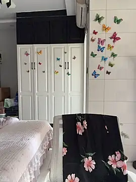 yuanpu0925 online show from June 11, 2026, 9:18 am