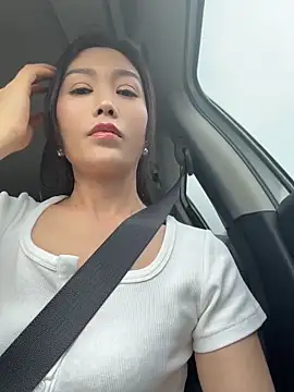 yuanpu0925 online show from June 18, 2026, 2:56 am