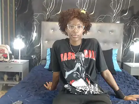 Snapshot of LeinFoxx chatting on March 30, 2026, 11:17 pm LeinFoxx online show from March 30, 2026, 11:17 pm