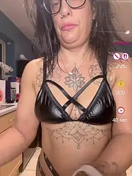 Snapshot of IvyBelleMilf chatting on June 17, 2026, 2:58 am IvyBelleMilf online show from June 17, 2026, 2:58 am