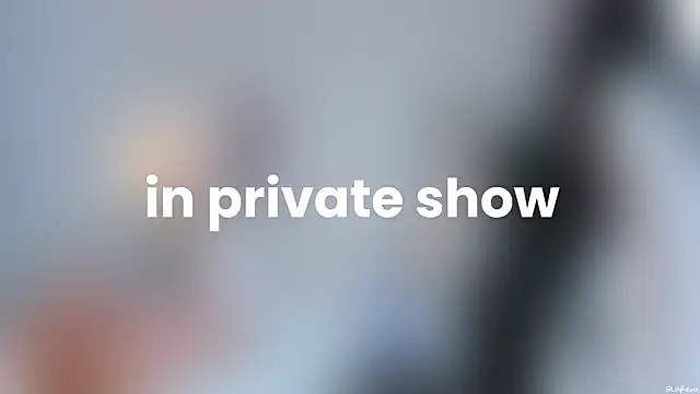 LilyReina online show from April 15, 2026, 7:58 pm