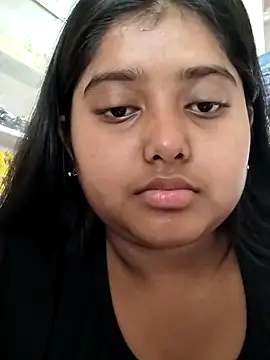 dreamdollx online show from April 16, 2026, 9:54 am