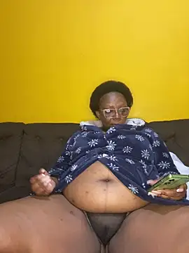 Snapshot of BoobsQueeen chatting on June 28, 2026, 1:00 am BoobsQueeen online show from June 28, 2026, 1:00 am