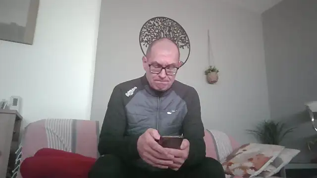 guiss3 online show from May 7, 2026, 11:59 am