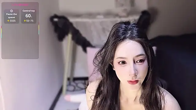 LILI7-LI online show from June 30, 2026, 2:23 am