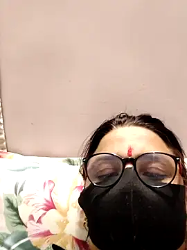 purvi46 online show from April 28, 2026, 5:34 am