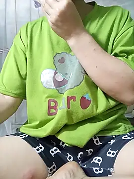 Snapshot of -Tipo- chatting on April 19, 2026, 4:23 am -Tipo- online show from April 19, 2026, 4:23 am