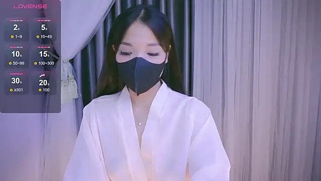 Snapshot of Lu_Ly22 chatting on July 5, 2026, 5:36 am Lu Ly22 online show from July 5, 2026, 5:36 am