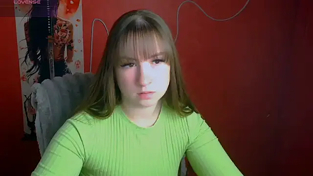 Snapshot of Tiffani_Angel chatting on May 3, 2026, 5:35 am Tiffani Angel online show from May 3, 2026, 5:35 am