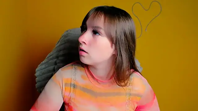 Snapshot of Tiffani_Angel chatting on June 17, 2026, 5:21 am Tiffani Angel online show from June 17, 2026, 5:21 am