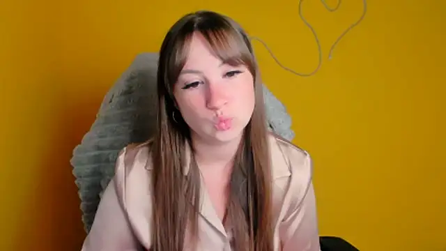 Snapshot of Tiffani_Angel chatting on June 19, 2026, 5:34 am Tiffani Angel online show from June 19, 2026, 5:34 am