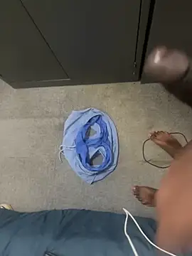 nightpapie2 online show from April 1, 2026, 1:41 pm