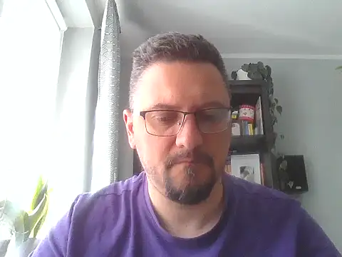 19cmSlave online show from May 19, 2026, 7:15 am