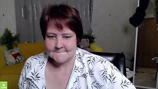 QUEEN02030 online show from April 22, 2026, 3:13 pm