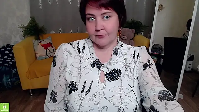 Snapshot of QUEEN02030 chatting on May 31, 2026, 10:55 am QUEEN02030 online show from May 31, 2026, 10:55 am