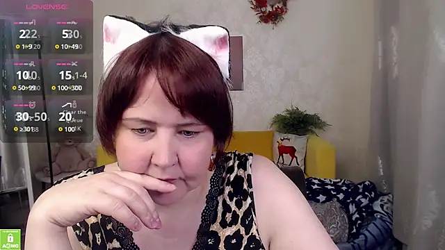 Snapshot of QUEEN02030 chatting on June 24, 2026, 6:34 am QUEEN02030 online show from June 24, 2026, 6:34 am