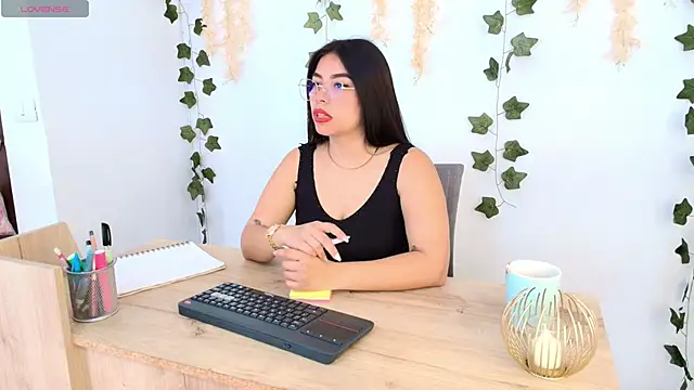 Ariana castillo02 online show from May 5, 2026, 1:08 pm