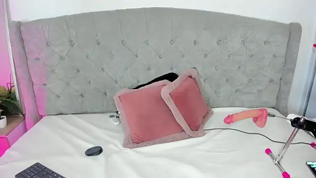 Snapshot of Biannca_Diaz_ chatting on July 12, 2026, 1:57 pm Biannca Diaz online show from July 12, 2026, 1:57 pm