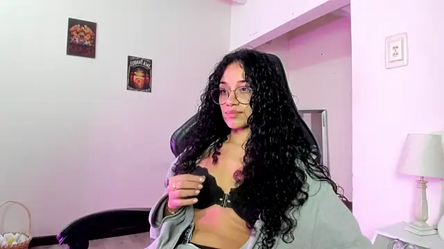 Isis black online show from April 13, 2026, 3:12 am