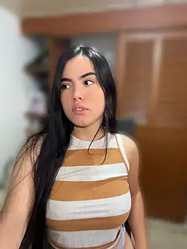 Flacalatina online show from April 14, 2026, 11:49 am